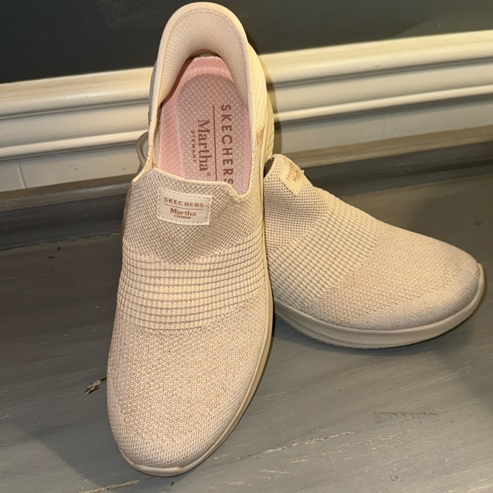 Women's Sketchers Martha Stuart Slip On Shoes size 10 Natural